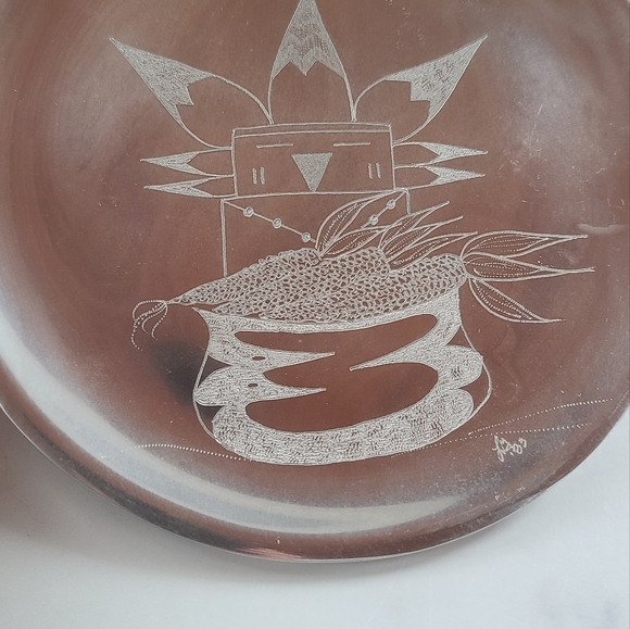 Elizabeth Gardenhire Corn Husk Hand-Etched Plate - Picture 3 of 11